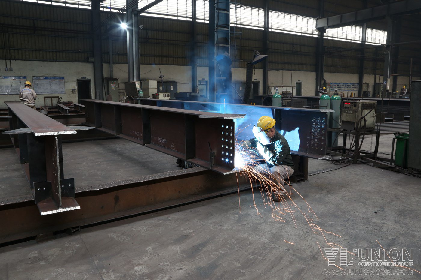 Hot Rolled / Built-up H-shapes Steel Columns and Beams Fabrication