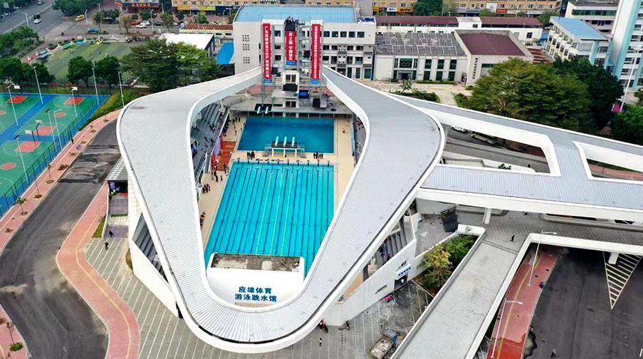 This is world's first permanent highboard platform for high board diving. FINA/FENGZHIDXUE HIGH DIVING WORLD CUP， ZHAOQING(CHN) 2019 was held here. It was the first time that the world high platform diving event was held in China, and it was also the first time that the competition was transferred to a professional venue with a fixed high platform.